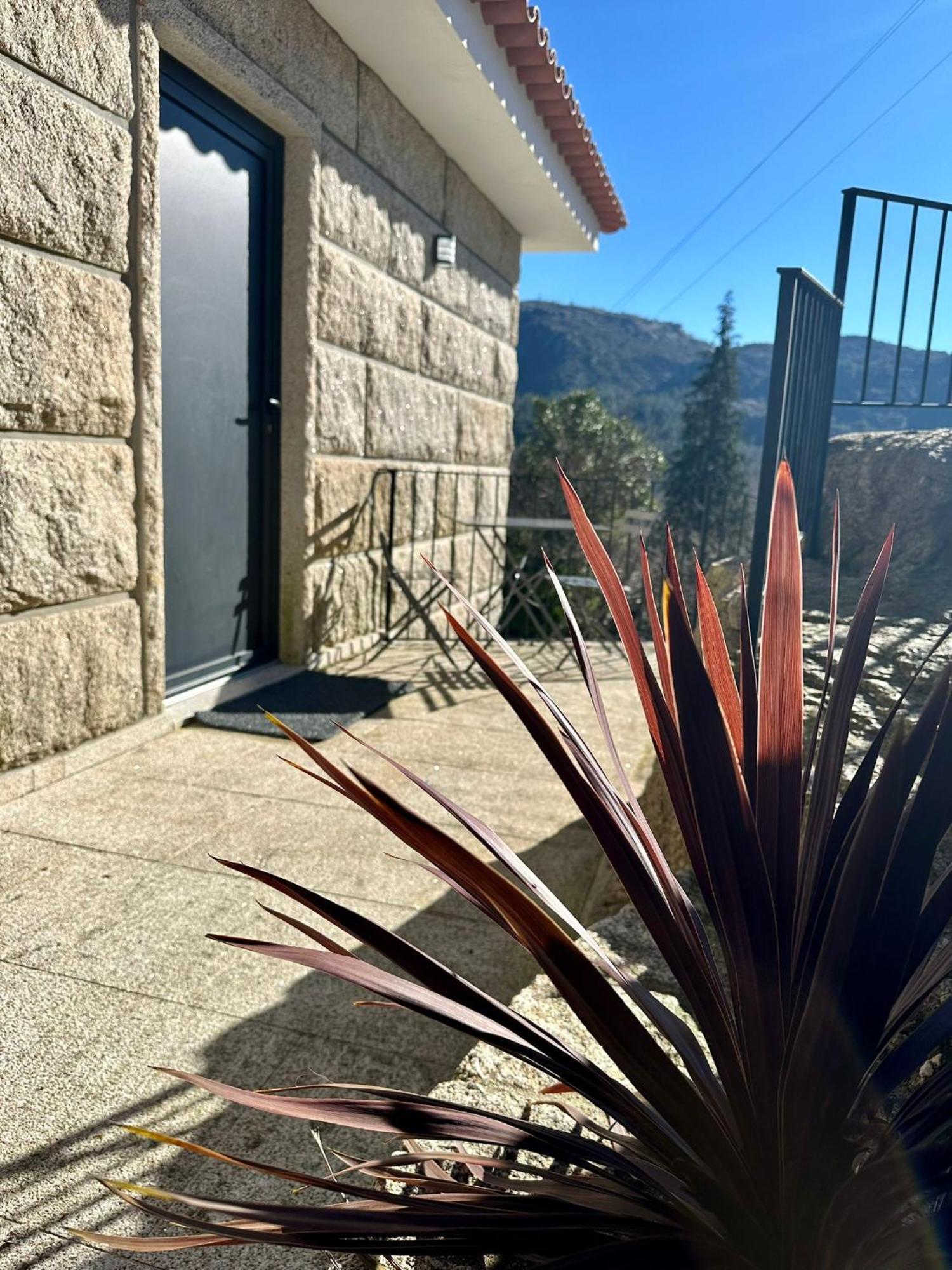 カンポ・ド・ジェレッス Casa Fraga Do Suadouroヴィラ エクステリア 写真