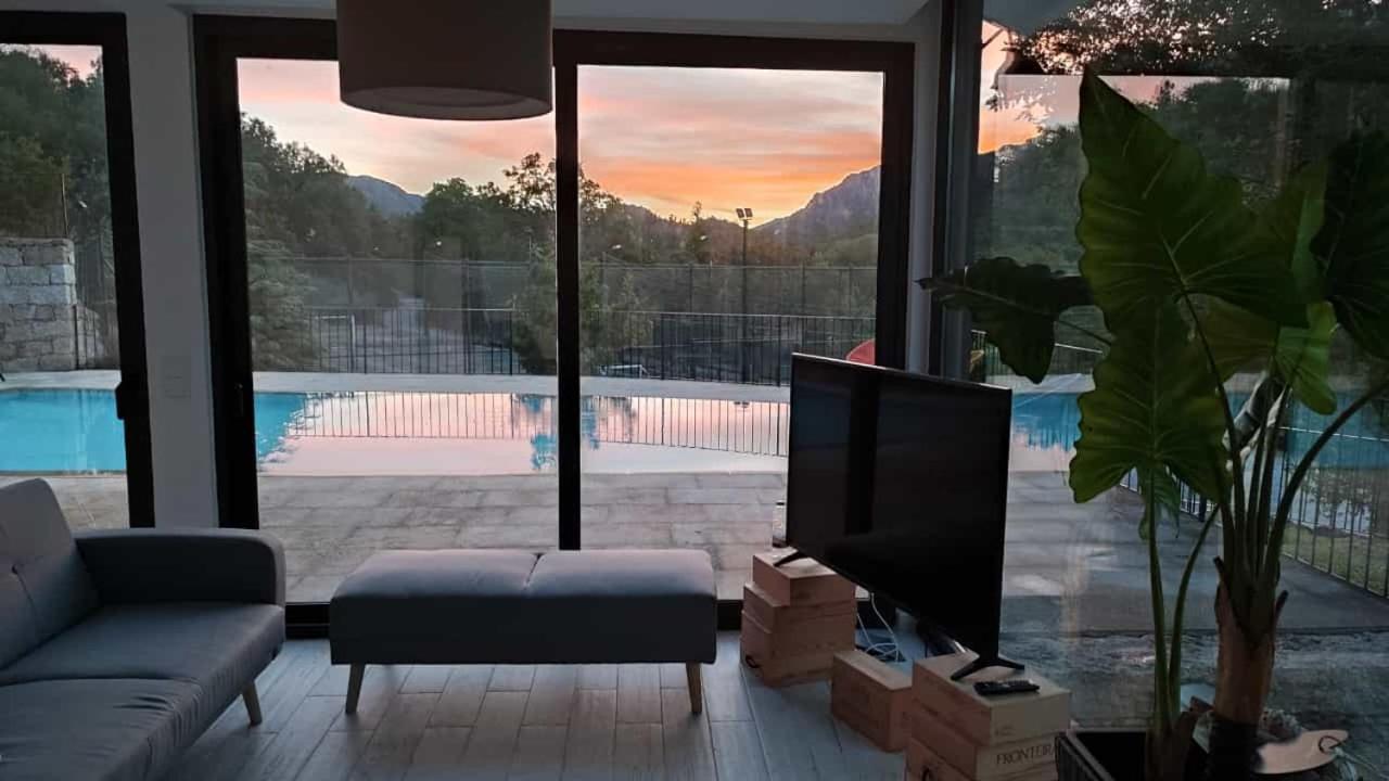 カンポ・ド・ジェレッス Casa Fraga Do Suadouroヴィラ エクステリア 写真
