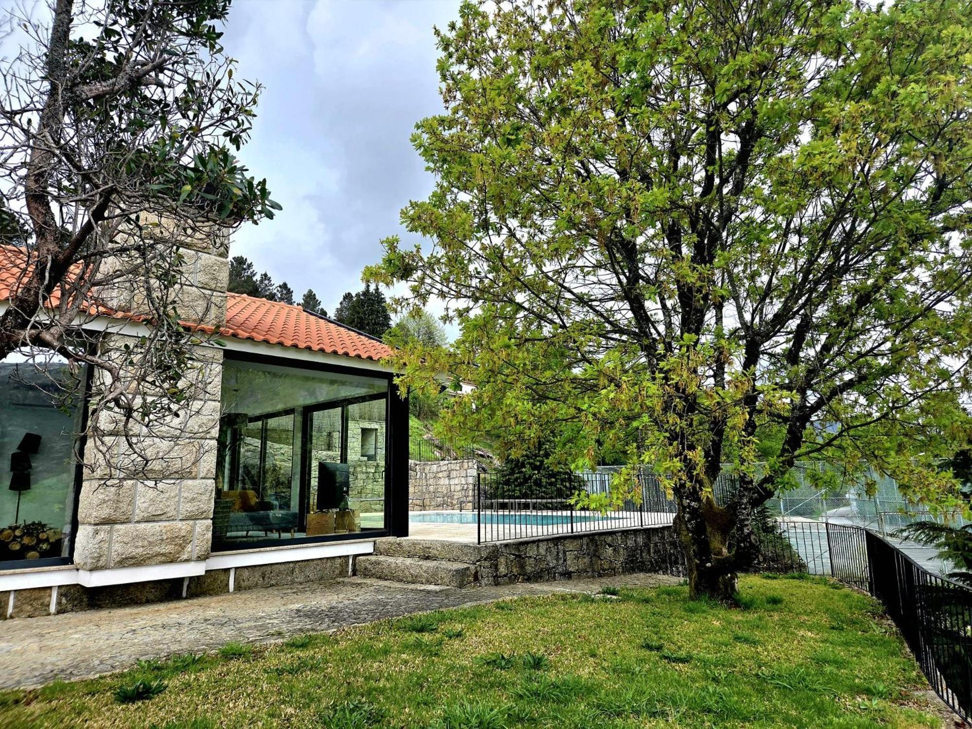 カンポ・ド・ジェレッス Casa Fraga Do Suadouroヴィラ エクステリア 写真